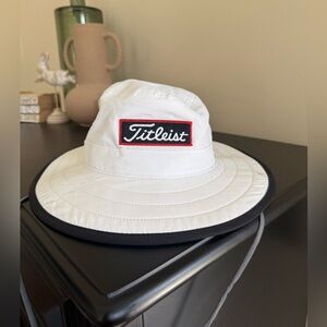 Titleist Golf Bucket Hat Size S/M Excellent Condition